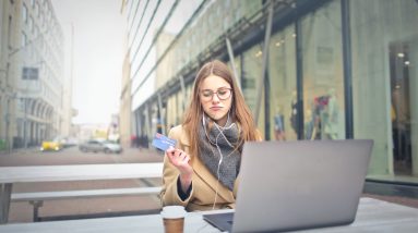 Profitable Pricing Strategies for Ecommerce Entrepreneurs 12 pexels andrea piacquadio 3784391